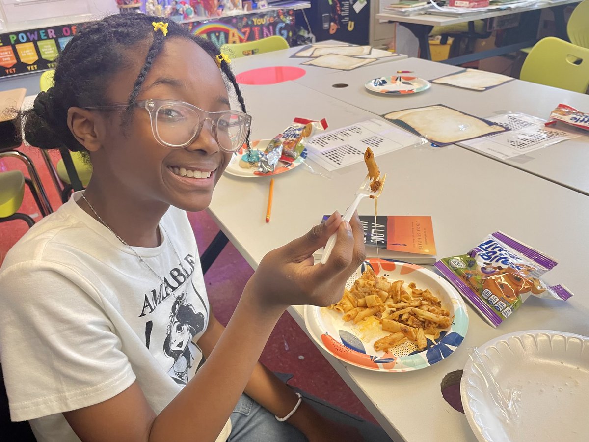 JenningsSTEAM's tweet photo. ⁦@BrooklynSEA⁩ scholars celebrating reading of “A Long Walk to Water” at our last day of Flex. We shared our favorite recipes and comfort foods with one another. So excited for 2025 and all the new stories we will be reading. https://t.co/IMInCFM5Lk