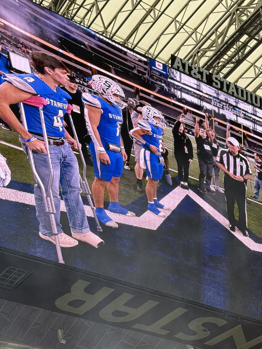 CleWhitfield7's tweet photo. Nothing but grateful for the opportunity to play.  Played out butts off and did all we could. 7 out. https://t.co/E4AyYQPkHP