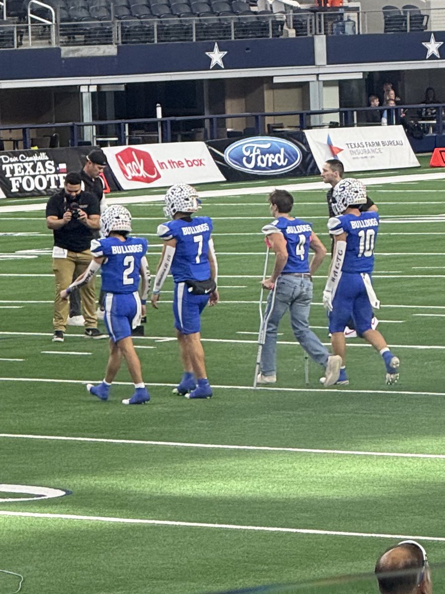 CleWhitfield7's tweet photo. Nothing but grateful for the opportunity to play.  Played out butts off and did all we could. 7 out. https://t.co/E4AyYQPkHP