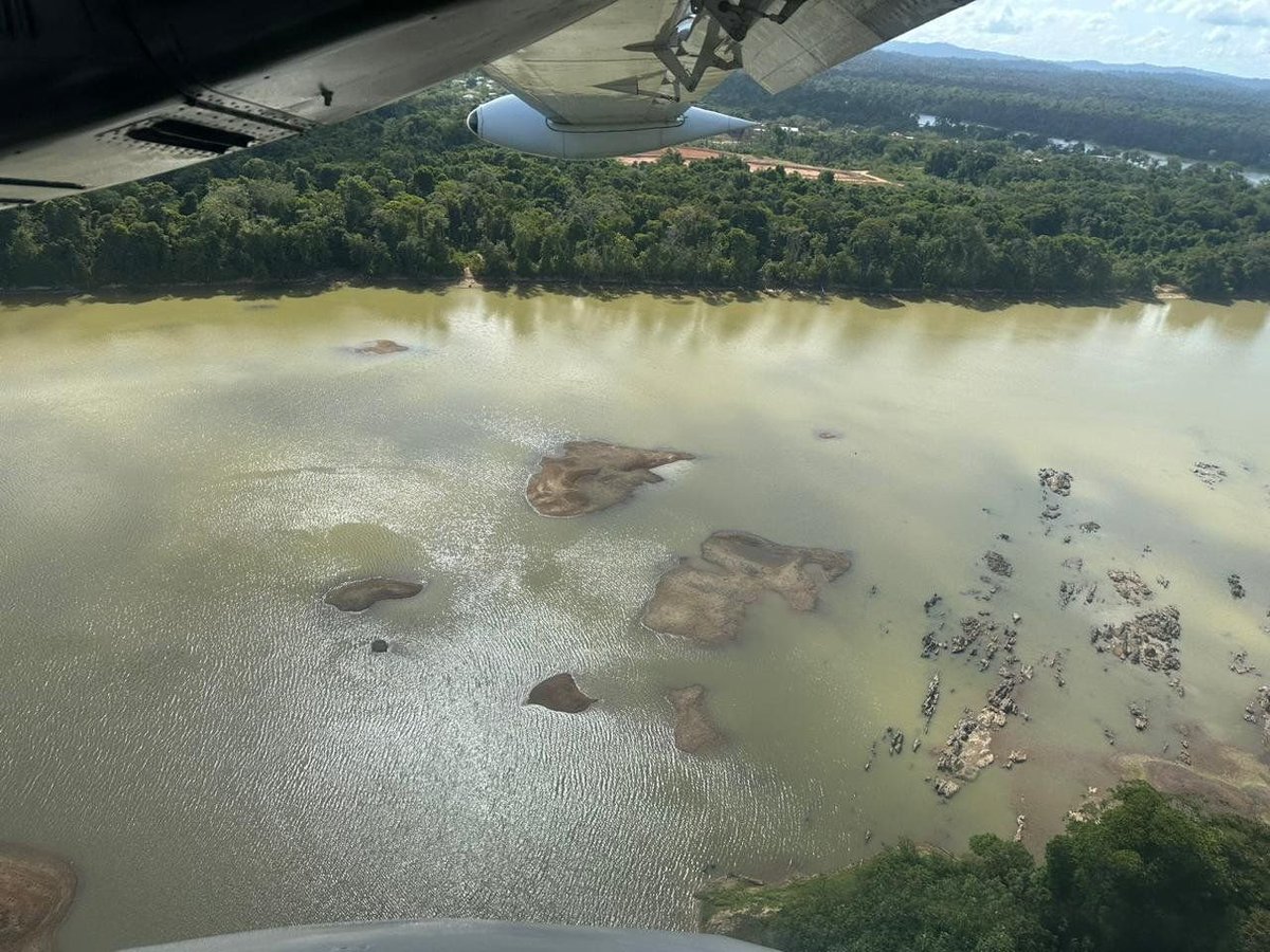 Deux mois d'une cellule de crise journalière en préfecture, à chaque fois précédée d'une cellule de crise académique.

Fin du plan ORSEC eau en Guyane qui nous aura tant mobilisé depuis octobre. 

Merci à tous, nous avons réussi à faire l'Ecole malgré une crise sans précédent.