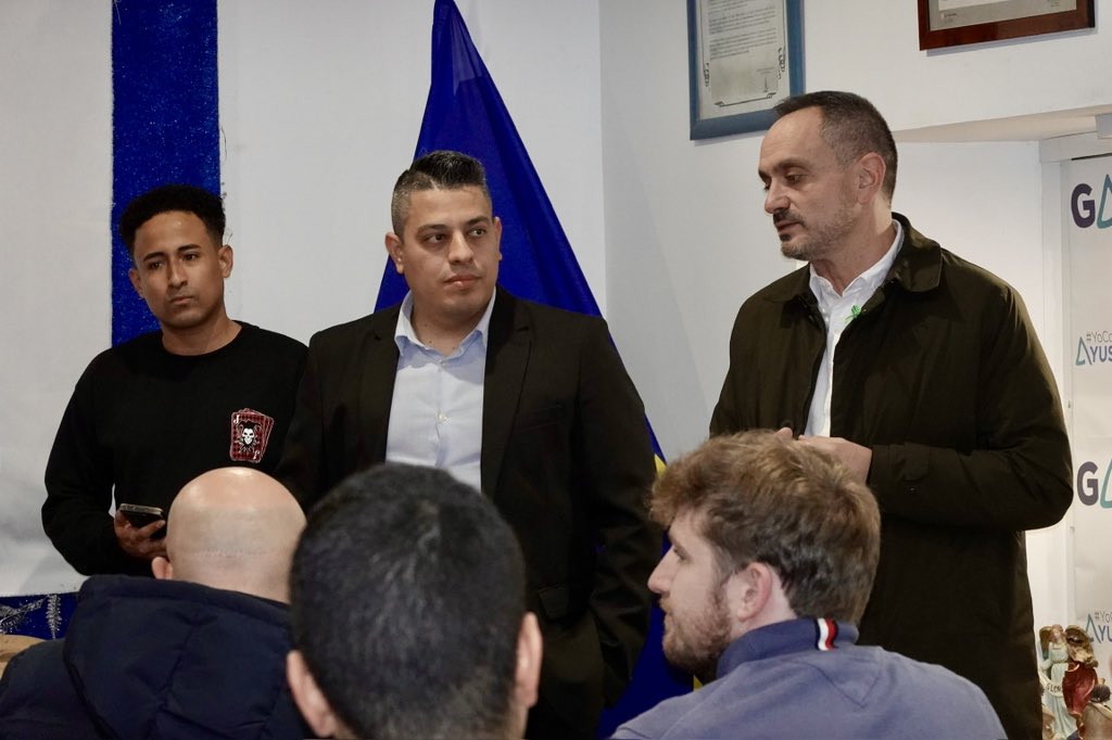 ppmostoles's tweet photo. 🔵 El equipo de Nuevos Mostoleños, encabezado por @Johanmartn, ha celebrado esta tarde una charla sobre el análisis histórico de la colonización de las instituciones en Venezuela y su similitud con el actual Gobierno de España.

¡Gracias a todos por vuestra asistencia! https://t.co/u4xqW0V6qe