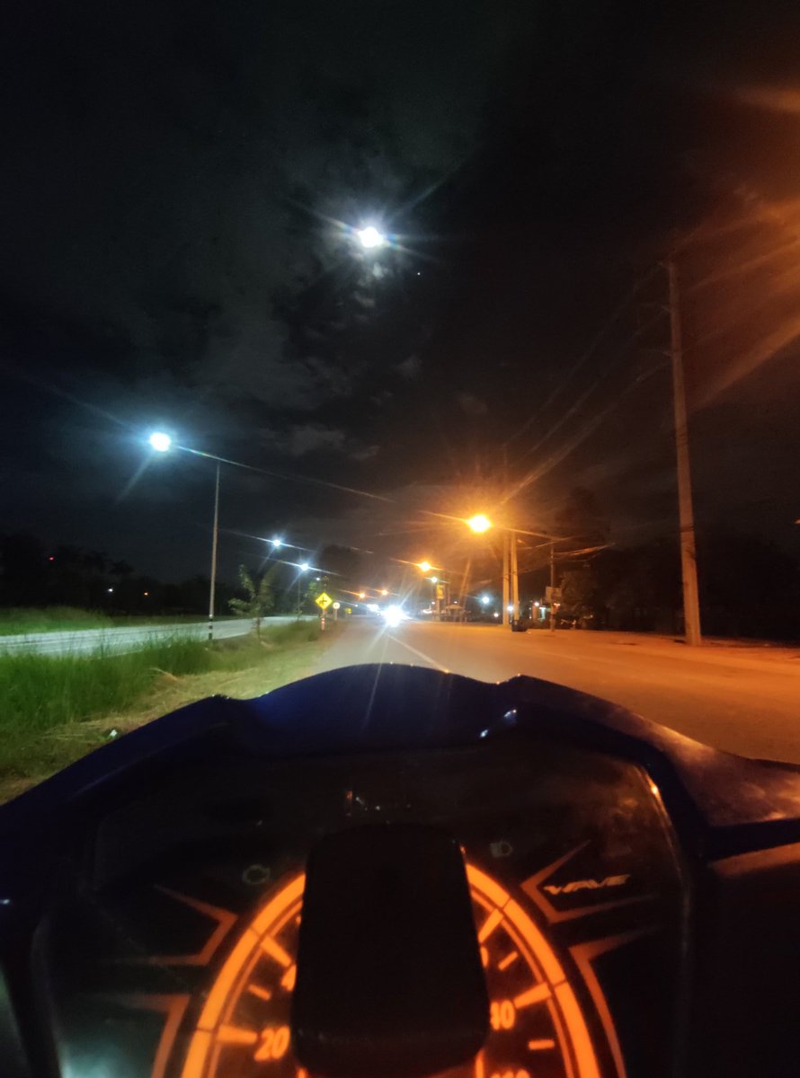 ALONE6690's tweet photo. หนาวจน...หด 🤣🤣🤣
#พัทยา #บ้านฉาง #สัตหีบ https://t.co/BFnhBF1OTb
