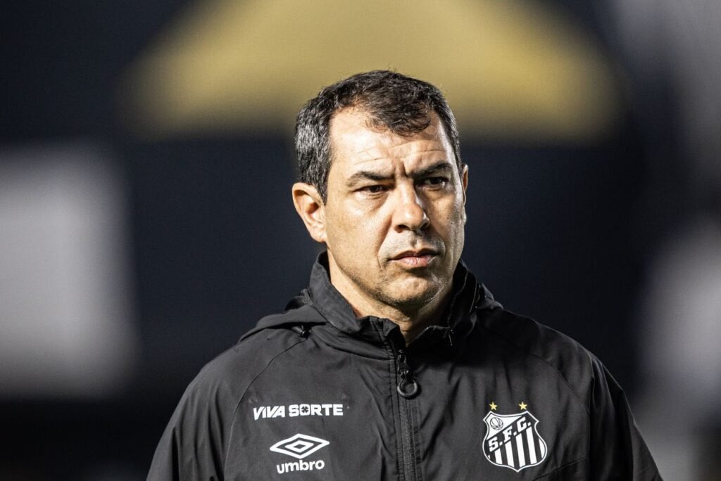 futebol_info's tweet photo. ⚠️ URGENTE!

Negócio fechado: Fábio Carille é o novo técnico do Vasco. Contrato até o fim de 2025.

🗞 @andrehernan 
📸 Raul Baretta/SFC