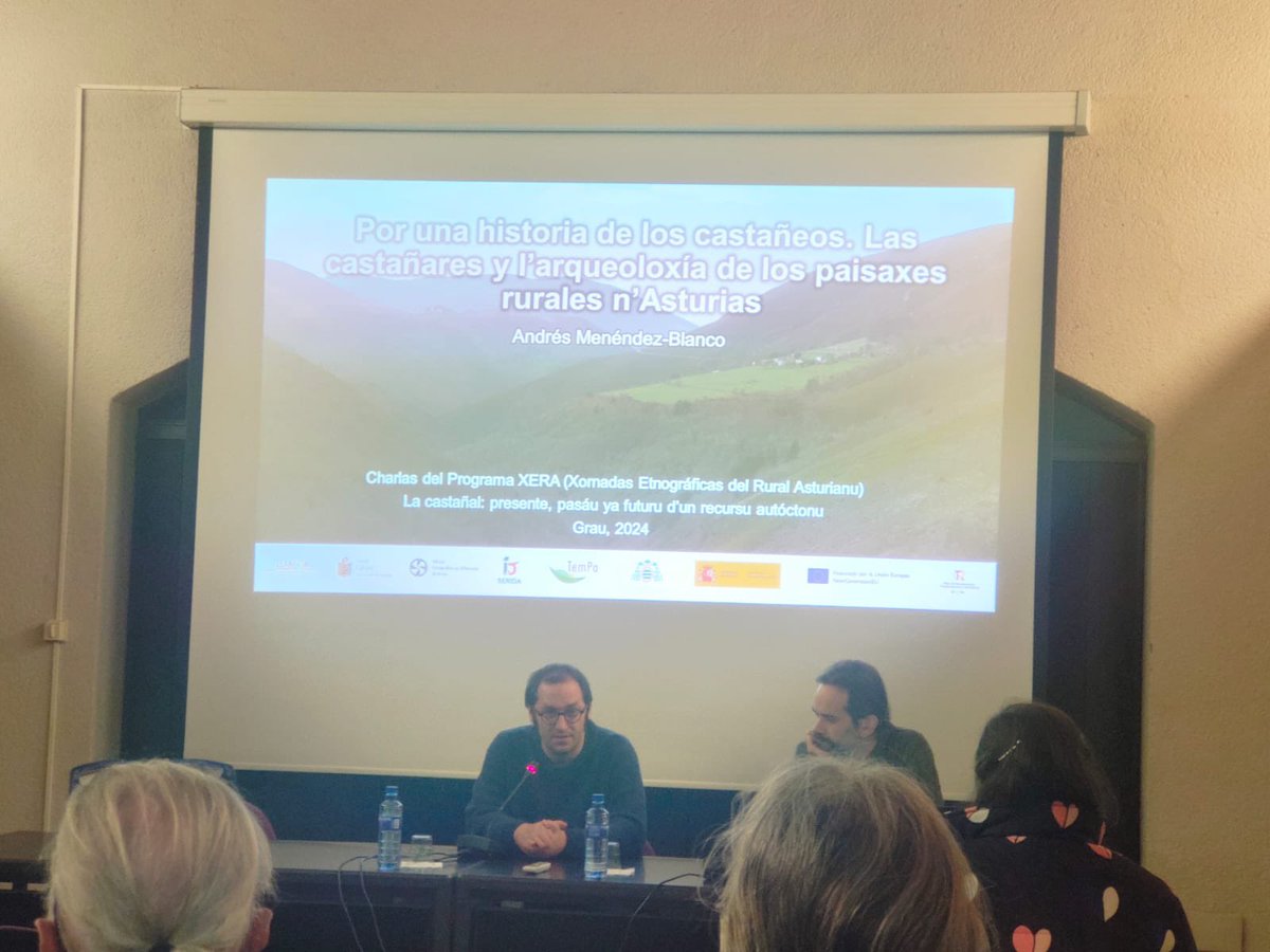 SeridaAst's tweet photo. 📸: Imágenes de la jornada #xera de ayer, donde el investigador de @uniovi_info Andrés Menéndez Blanco contó historia de los castañeos: los castañares y l’ arqueoloxía de los paisaxes rurales n’ Asturias.
¡Gracias a todos los asistentes por acudir! 💫💫
@AgEInves #RECEPA https://t.co/ECvPC5tr5L