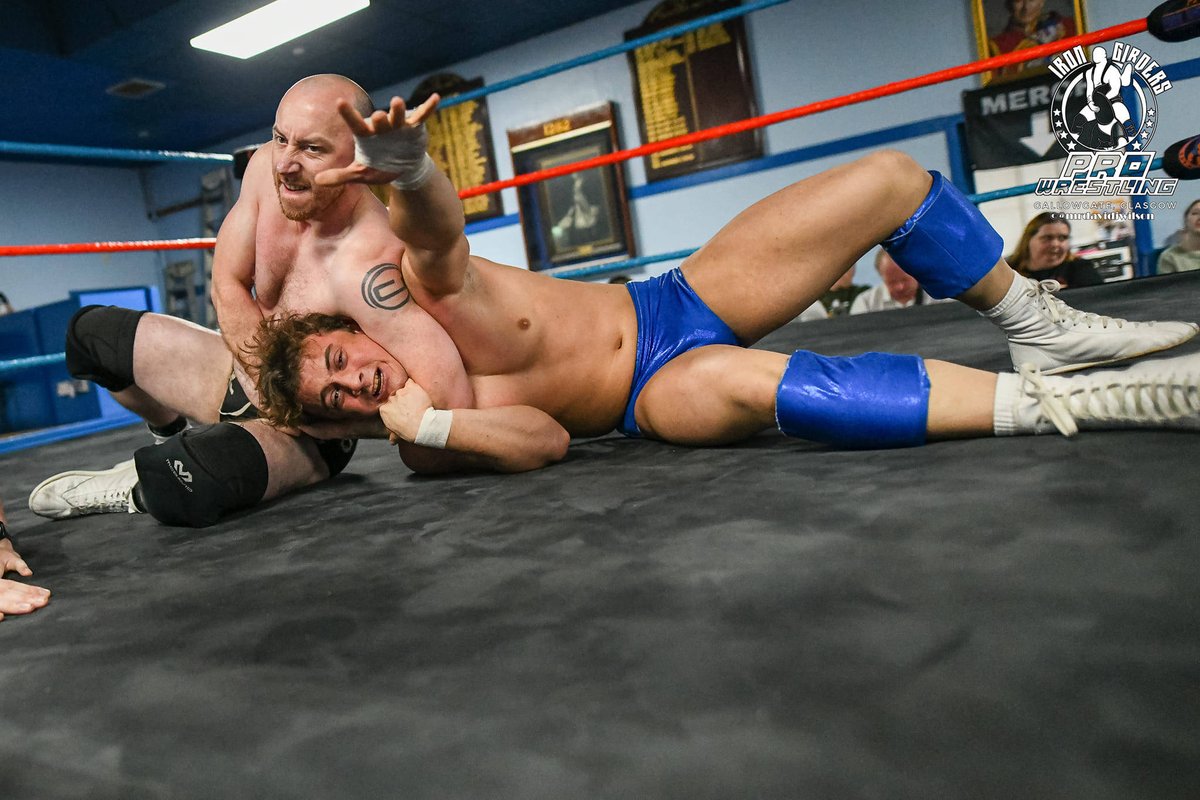 wresadam's tweet photo. Studs suffering in chinlocks!
#prowrestling #wrestling #wrestlers #prowrestlers #wrestlingfetish #gaywrestling #hot #trunks #bulge #bulgemen #gay #homo #suffer #suffering #chinlock #studs https://t.co/Hh8JPG1Hrw