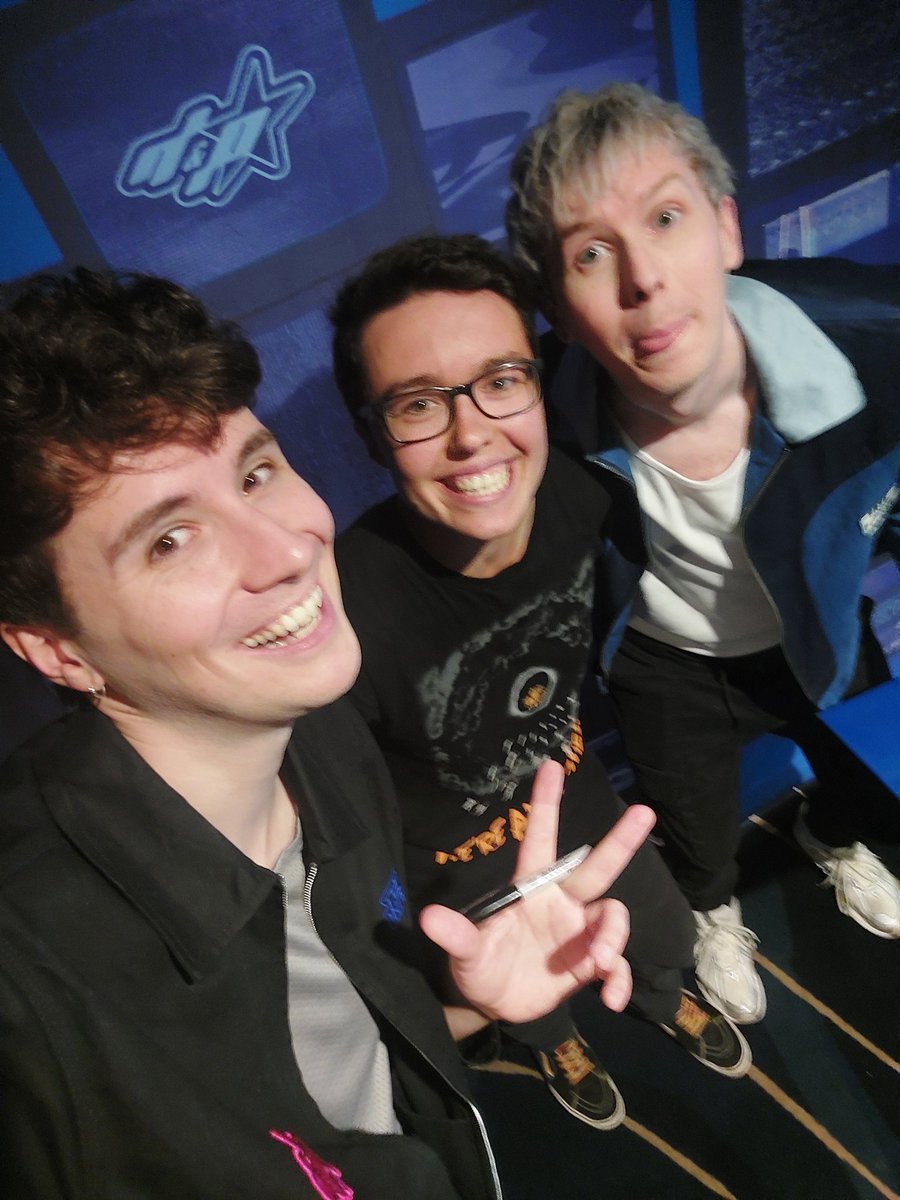 RebeeRose's tweet image. Met Dan and Phil!!!! And got the golden pig card!! Most prized possession 🪙🐷 #terribleinfluence #phuckland #danandphil