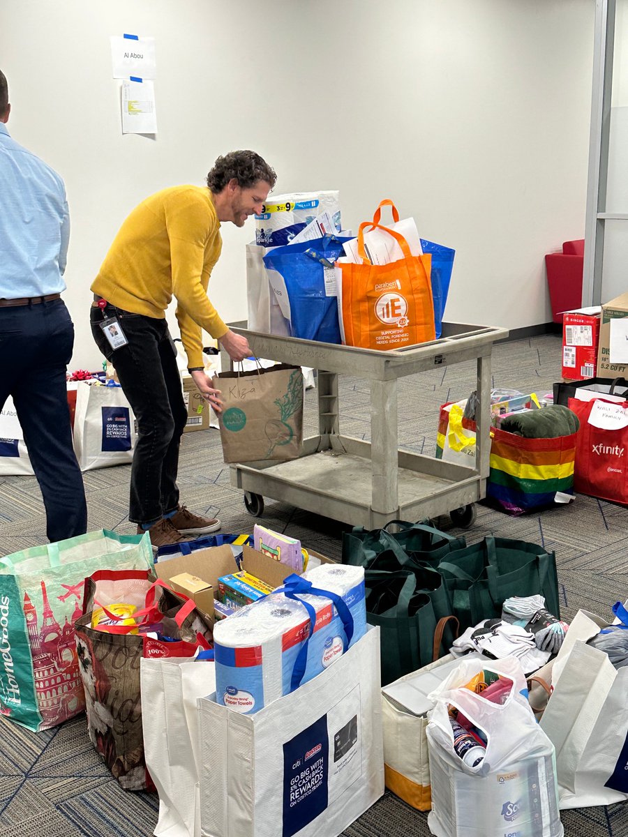 ARUP Laboratories (@aruplabs) on Twitter photo A huge thank you to ARUP employees for donating to the <a href="/RESCUEorg/">IRC - International Rescue Committee</a> Light One Candle initiative! Your generosity helped 15+ refugee families in Utah, brightening the holidays for more than 100 people in our community. 🎁✨ #LightOneCandle #CommunitySupport #ThankYou A huge thank you to ARUP employees for donating to the <a href="/RESCUEorg/">IRC - International Rescue Committee</a> Light One Candle initiative! Your generosity helped 15+ refugee families in Utah, brightening the holidays for more than 100 people in our community. 🎁✨ #LightOneCandle #CommunitySupport #ThankYou