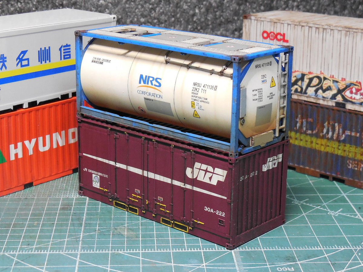 srf_sns_tw's tweet photo. ISO20ftタンクコンテナの完成品が売られる時代に( ノД`)シクシク…
RT #16番 ・1/80スケール「20ftコンテナ」追究-118~ #TOMIX「HO-3143」改の「22K2(#NRS)」
⇒https://t.co/Lf3Ie1mbd0 #CIMC #ContainerIndustry #WorldCargoNews #中国国際海運集装箱 #トミックス撮り鉄
https://t.co/l8QVLl2vtF https://t.co/0LCHq4pVmj