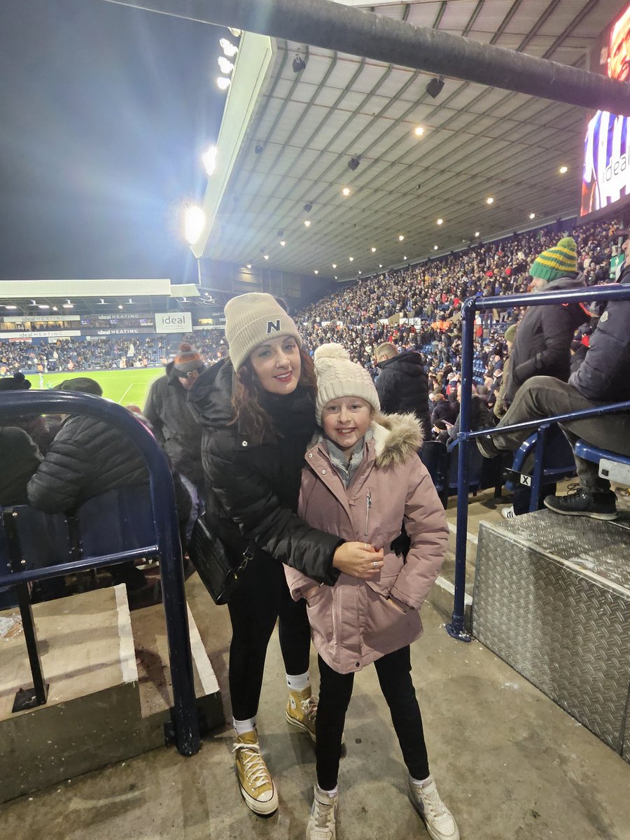 Happy 10th Birthday our baggies-mad Millie. Of course had another shirt, it's our last 7 year birthday tradition. 3 pts Sunday please lads ⚽️✨️❤️ <a href="/WBA/">West Bromwich Albion</a>
