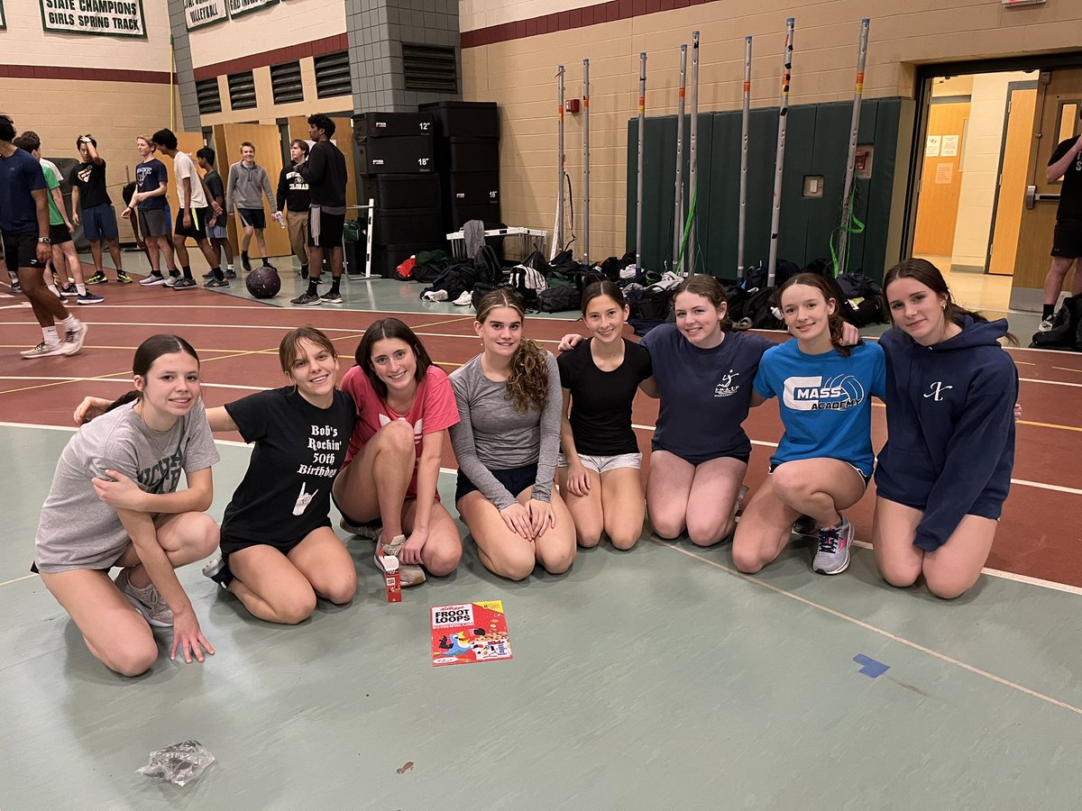HopGirlsXC's tweet photo. Puzzle challenge at practice yesterday. Finish was too close to call! https://t.co/4tKaOqlv0Q