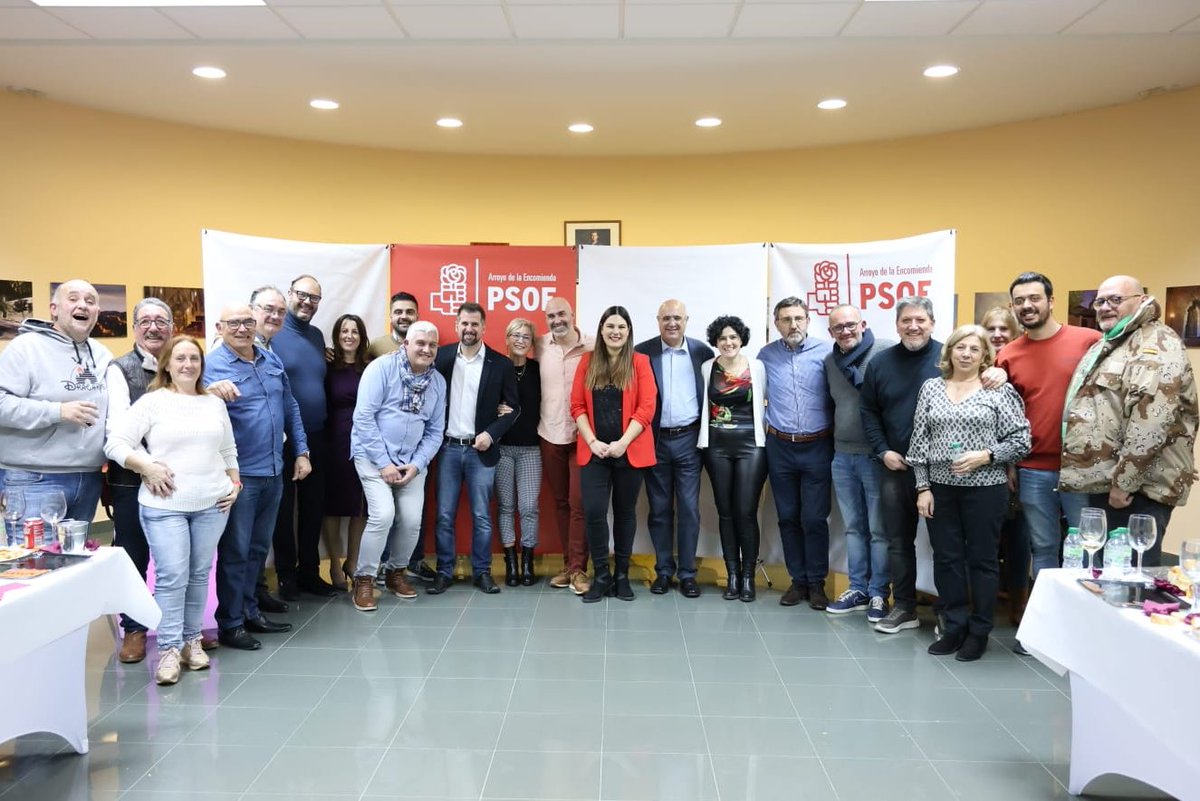 💫 <a href="/luistudanca/">Luis Tudanca</a> acompaña a los socialistas de Arroyo de la Encomienda (Valladolid) en su tradicional vino de Navidad.

🌹 Un momento de encuentro entre compañeros/as para brindar por los mejores deseos para 2025.

¡Ilusión, compromiso y futuro!