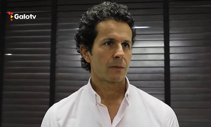 🎥🗞️ Negociações avançadas! O IBAMA demonstra interesse no médico atleticano Rodrigo Lasmar. Principal atrativo do doutor ao instituto é seu grande conhecimento da fauna, principalmente no cuidado de bagres e antas.
