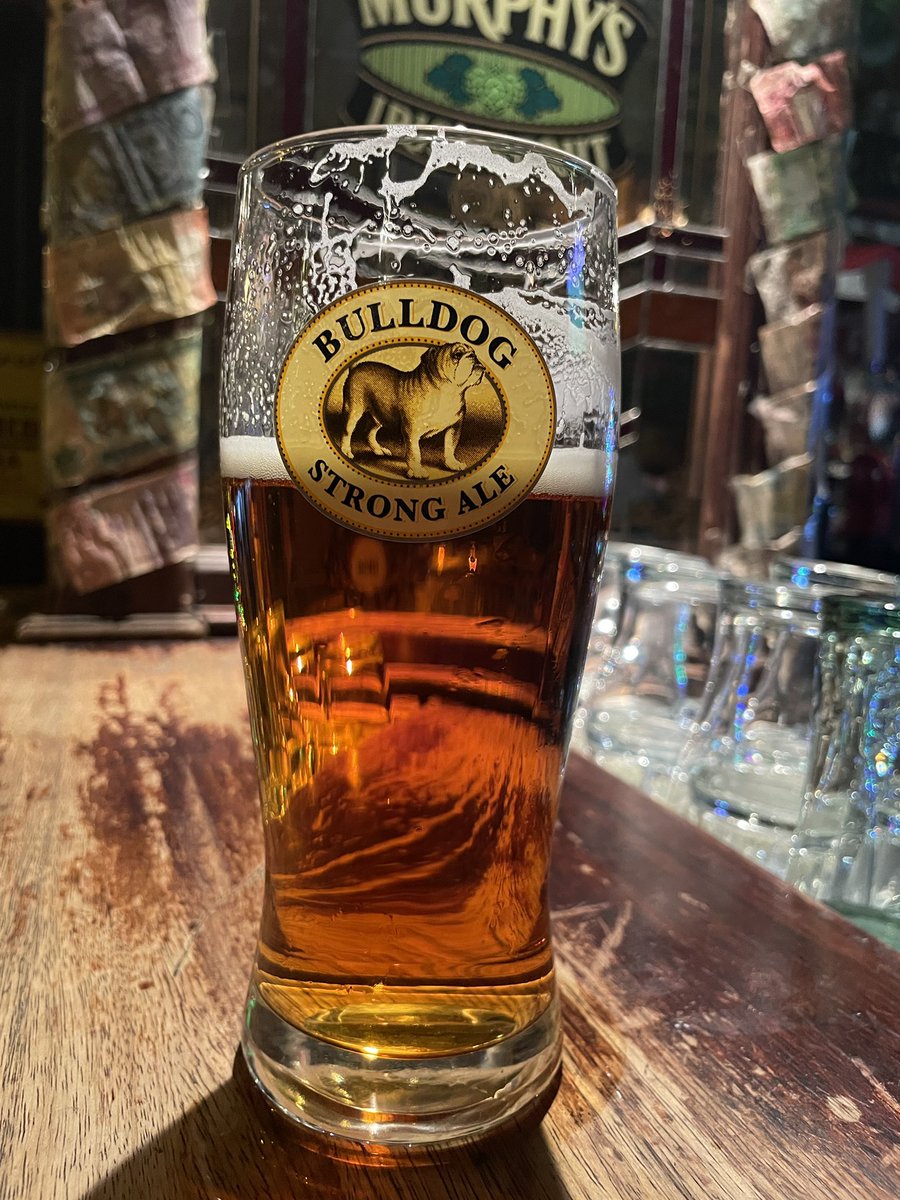 sangermax's tweet photo. Sei a #torino ? Passa al #sixnationmurphypub #chiunque tu sia io ho questo #cappello e bevo questa #birra 😜 #corsovittorioemanuele https://t.co/3mtIvfh8dI