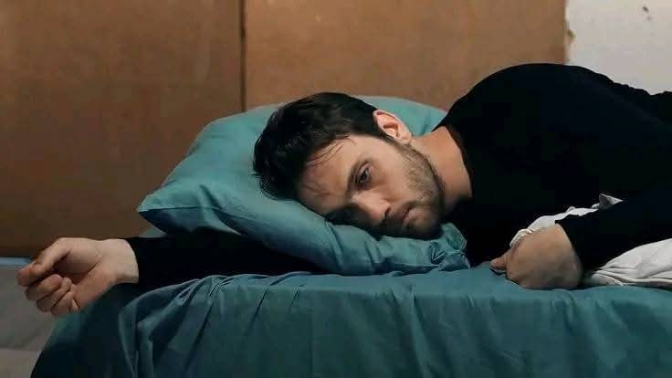 شحچيلكم مرَات احس عِيني
 انطفت مِن گثر ما باجيلكُم..