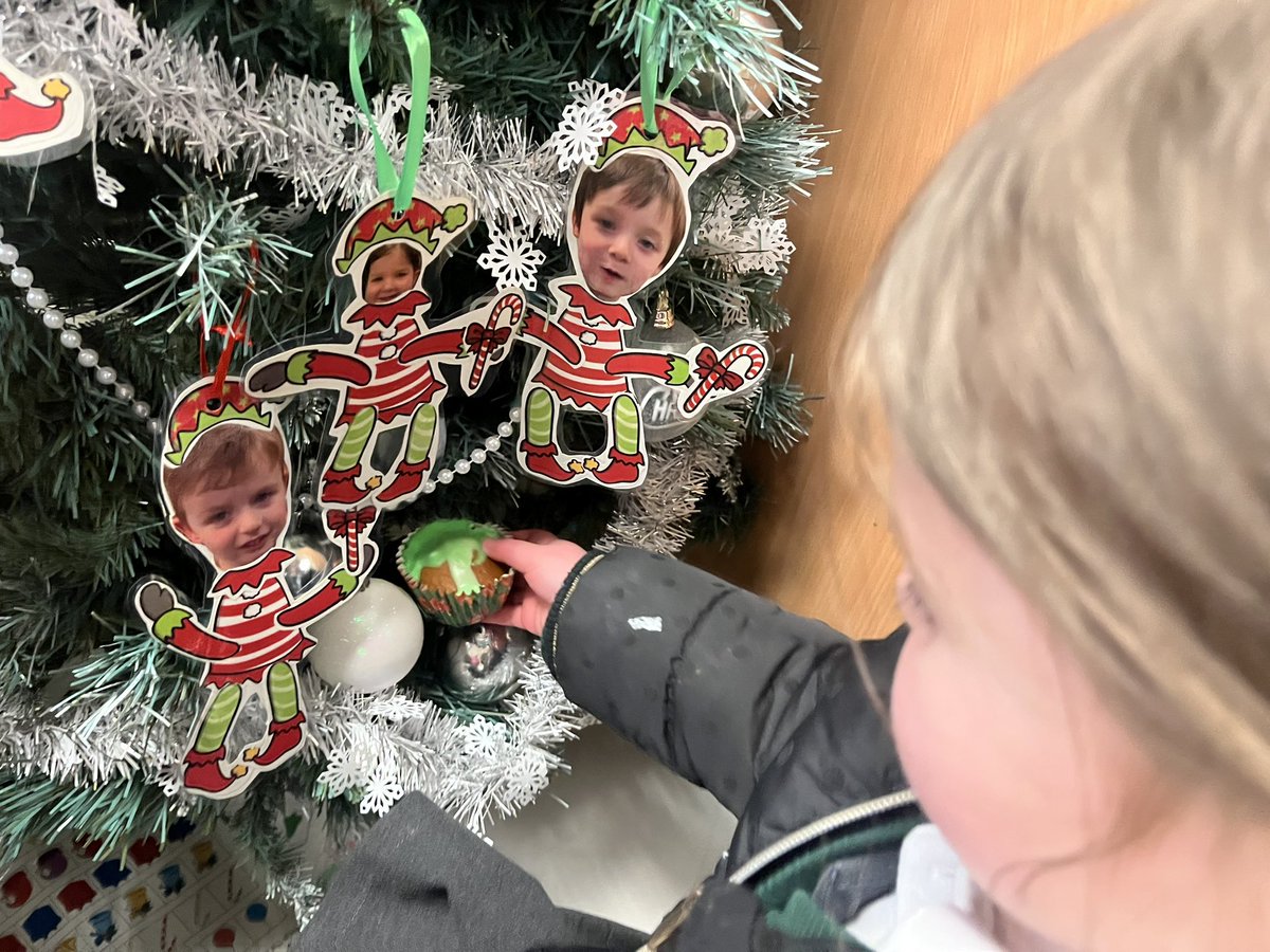 Billinge St Aidan’s Early Years (@staidansbeyfs) on Twitter photo Another busy day at ‘Elf School’. Today we had to ice our cakes and complete elf patterns. We left our completed patterns and some cupcakes for Jingle and Jangle under our Christmas tree. #elfschool 🎄🎄🎄 <a href="/Staidansb/">St Aidan's C.E.</a> <a href="/MrsF_staidansb/">Mrs F Head @staidansb</a> <a href="/StaidansbSMoore/">Stephen Moore</a> Another busy day at ‘Elf School’. Today we had to ice our cakes and complete elf patterns. We left our completed patterns and some cupcakes for Jingle and Jangle under our Christmas tree. #elfschool 🎄🎄🎄 <a href="/Staidansb/">St Aidan's C.E.</a> <a href="/MrsF_staidansb/">Mrs F Head @staidansb</a> <a href="/StaidansbSMoore/">Stephen Moore</a>