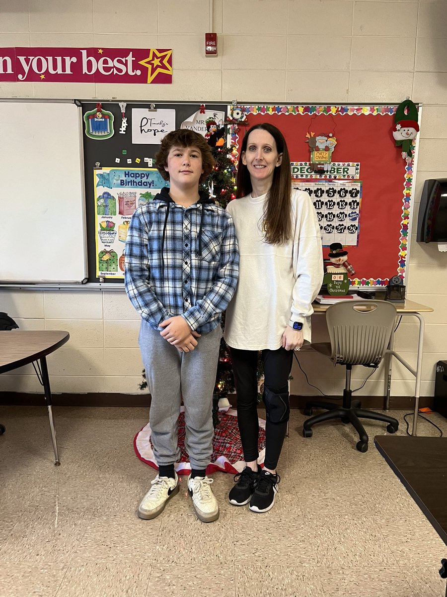 MeghanVanderPyl's tweet photo. Day 14 of the #districtholidaychallenge
Wear blue, white and sparkles 
#BarnegstInspires
@JToddings @MrsPhillips0722 https://t.co/8UY3NcUntO