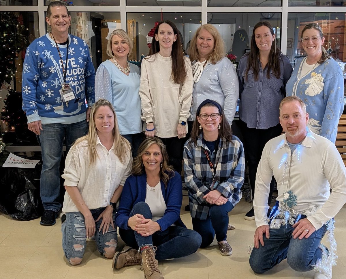 MeghanVanderPyl's tweet photo. Day 14 of the #districtholidaychallenge
Wear blue, white and sparkles 
#BarnegstInspires
@JToddings @MrsPhillips0722 https://t.co/8UY3NcUntO