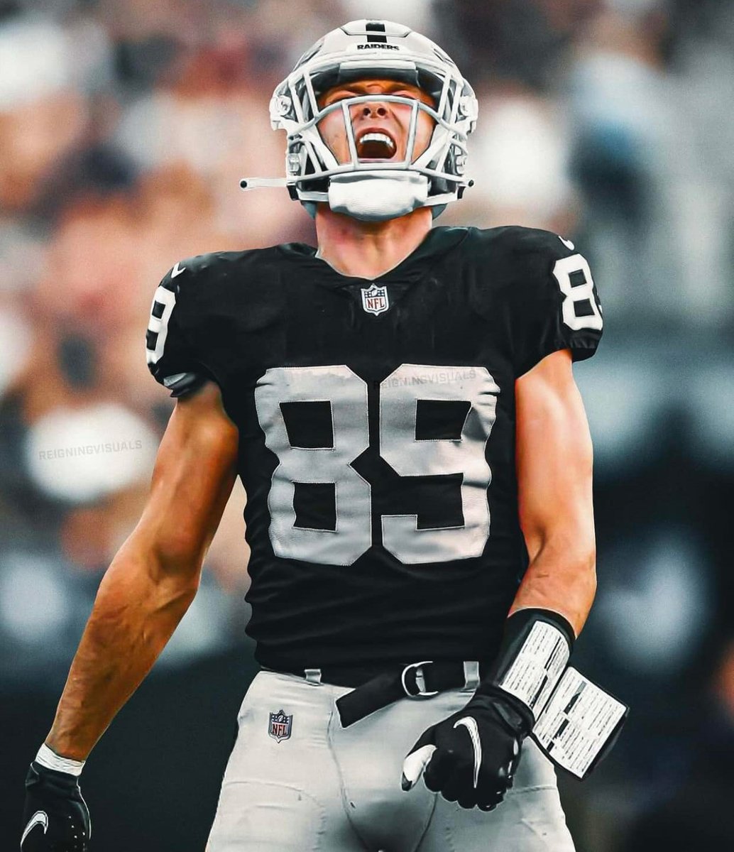 Repost to vote x 1 🏴‍☠️
#ProBowlVote
<a href="/brockbowers17/">Brock Bowers</a>
#ProBowlVote <a href="/CrosbyMaxx/">Maxx Crosby</a>
#ProBowlVote <a href="/jkbmyrs5/">Jakobi Meyers</a>
#ProBowlVote <a href="/AJCole90/">AJ Cole</a>
#ProBowlVote <a href="/14rspillane/">Robert Spillane</a>
#ProBowlVote <a href="/DanielCarlson38/">Daniel Carlson</a> #RaiderNation