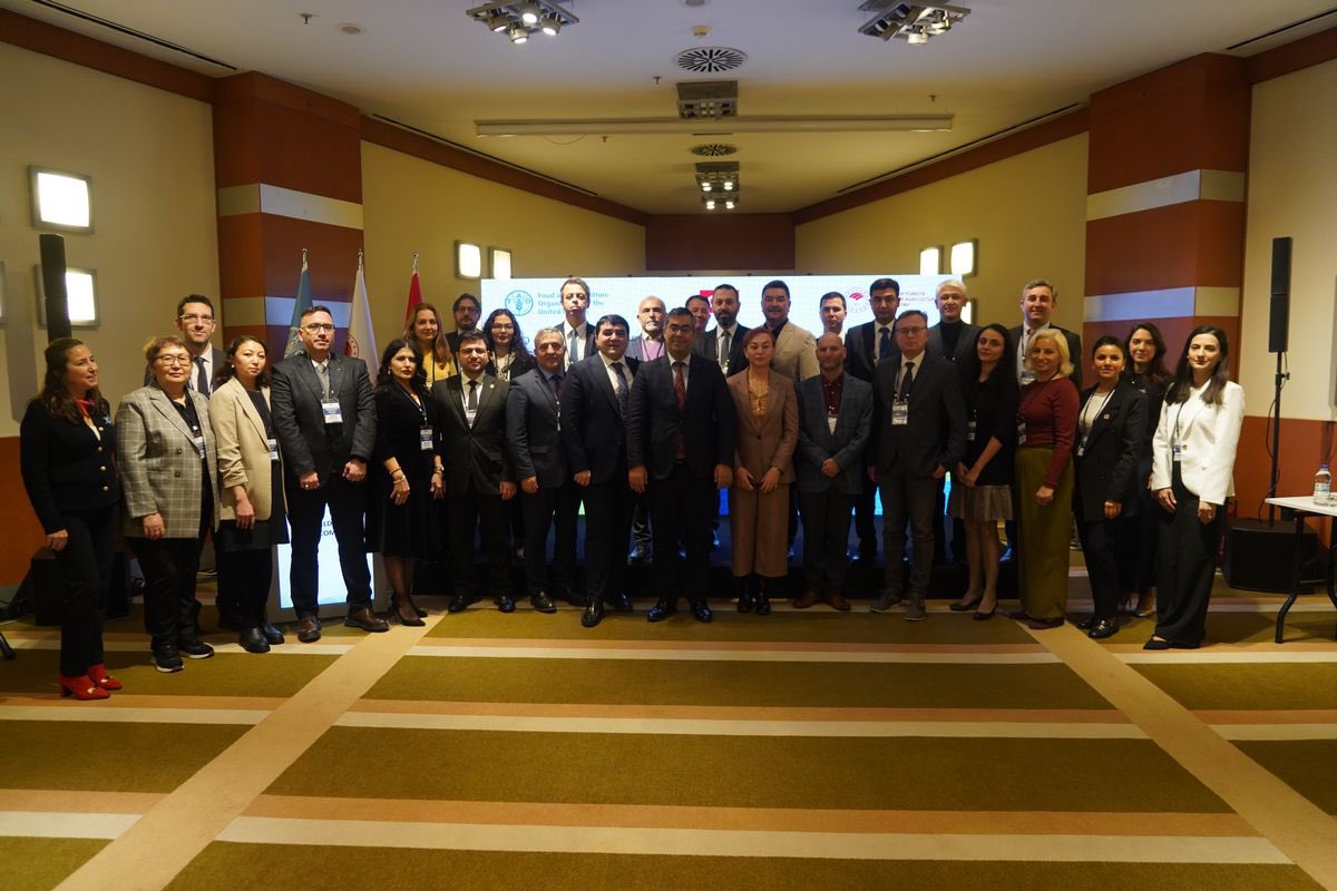 FAO-Türkiye Gıda ve Tarım Ortaklık Programı (FTPP II) çerçevesinde, Hayvancılık Genel Müdürlüğü koordinasyonunda yürütülen “Sera Gazı (GHG) Salınımı Yoğunluğunun Azaltılması Amacıyla Küçükbaş Hayvan Yetiştiriciliğinin Etkinliğinin Geliştirilmesi Projesi” kapsamında FAO