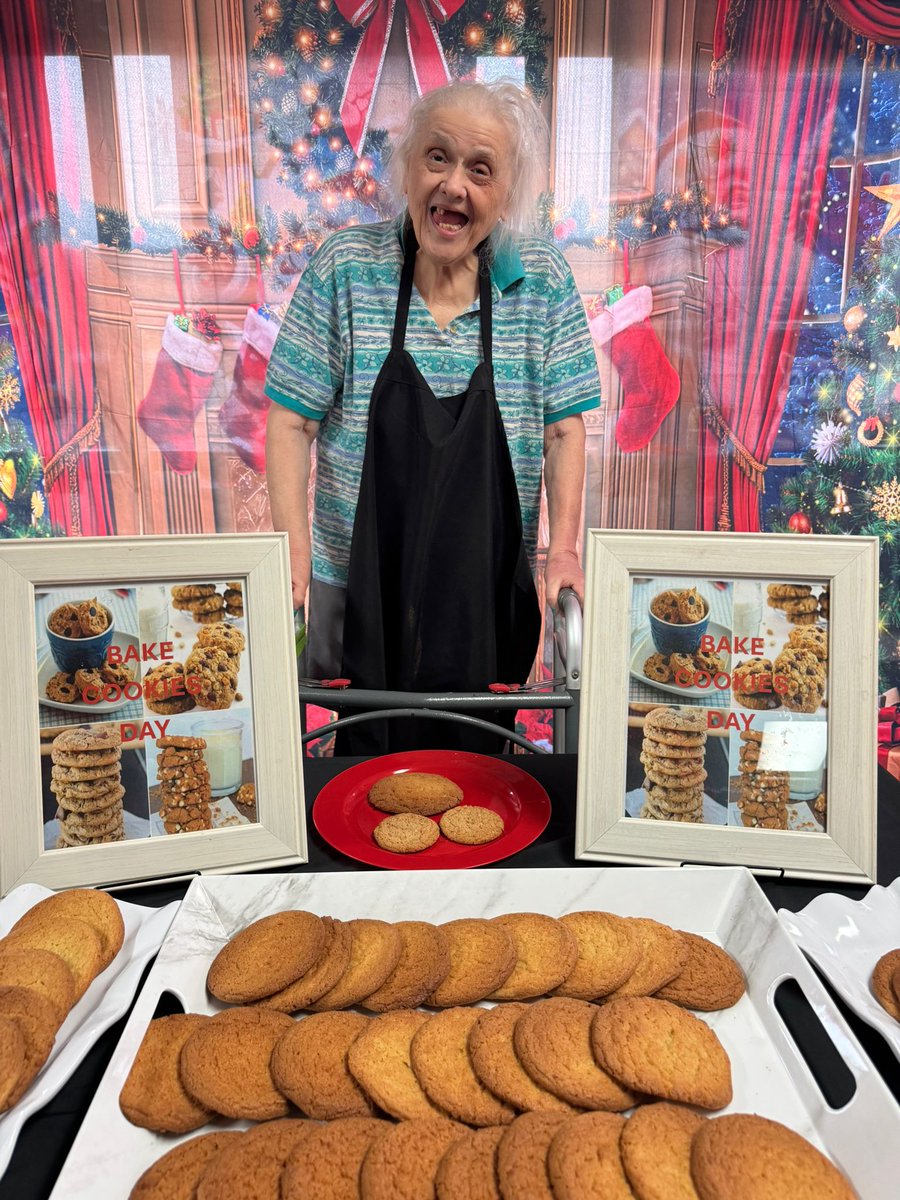 ZahavofBerwyn's tweet photo. 🍪 It’s Bake Cookies Day at Zahav of Berwyn! 🍪
Our residents rolled up their sleeves and baked up some holiday magic today. From mixing dough to enjoying the sweet smell of freshly baked treats, the smiles say it all!

#BakeCookiesDay #ZahavOfBerwyn #SkilledNursing #BerwynIL https://t.co/CkRYKQFGmI