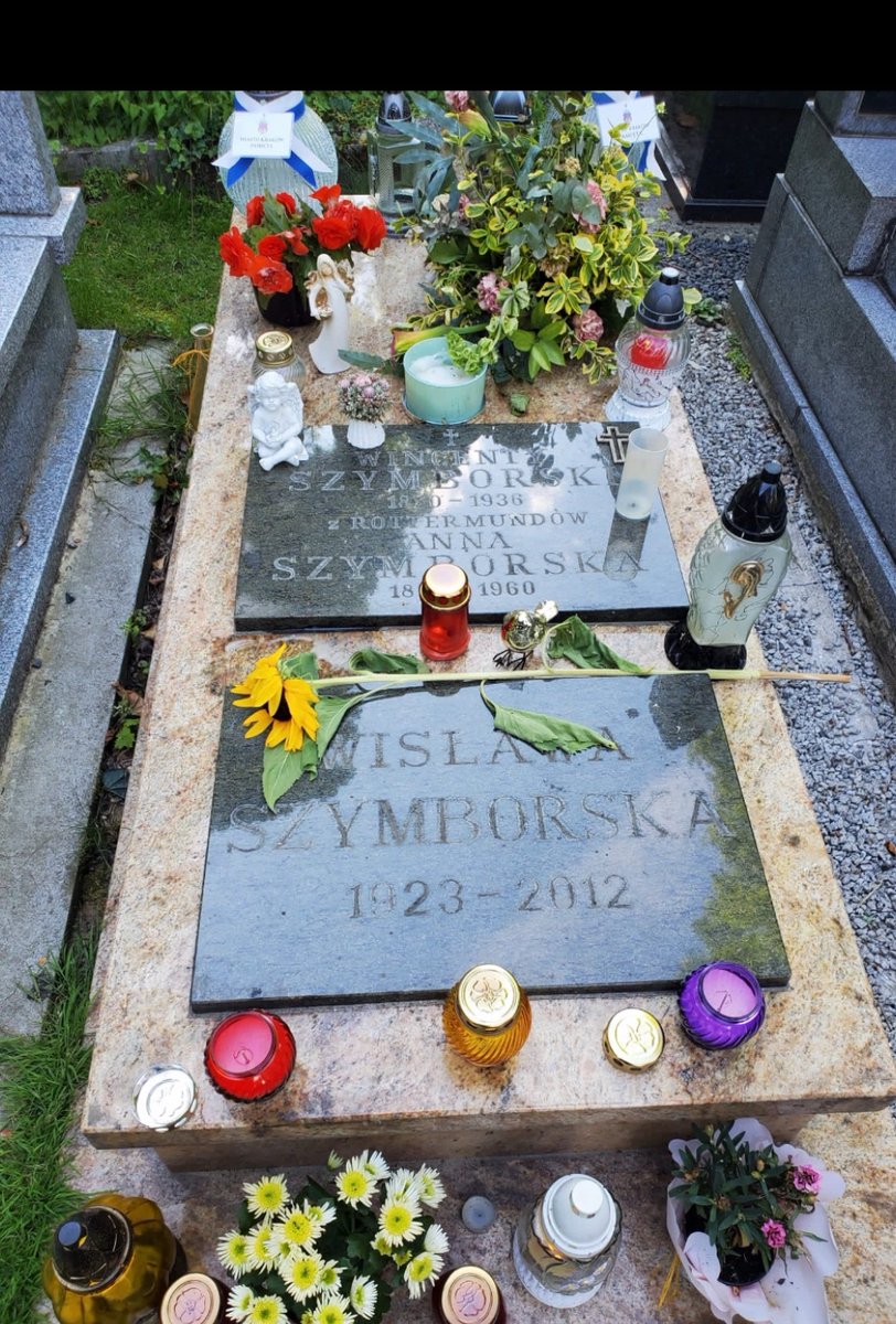 Maria Wisława Anna Szymborska would be 101 years young this year, and younger in spirit.

It’s been a tough year, if you need a holiday break, here is a 10 day book club I did on her work— all free, courtesy of The Public Space:

apublicspace.org/aps-together/d…