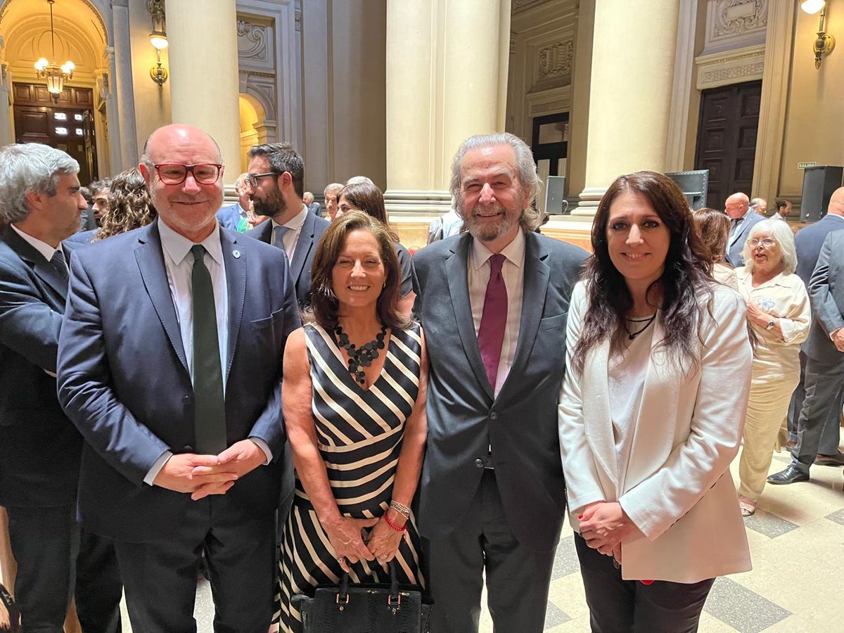 🔶Acompañando al Dr. Juan Carlos Maqueda, en el acto homenaje que la Corte Suprema de Justicia de la Nación, celebró en reconocimiento a su persona y trayectoria. 
🙌Felicitaciones Dr. Maqueda por haber honrado la alta magistratura que le ha tocado detentar.