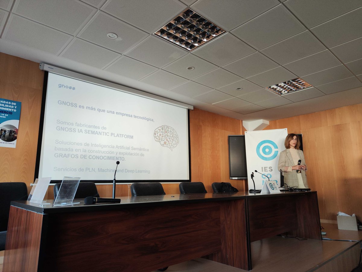 _lariojadigital's tweet photo. 📌 Ayer, en las IV jornadas de #Empleabilidad y #Emprendimiento del #IESComercio
Empresas de Informática y Comunicación participaron en presentaciones y conectaron con alumnos en stands empresariales ¡Un gran impulso para acercar la educación al mercado laboral! 👏 https://t.co/Q0Sjbw0vuQ