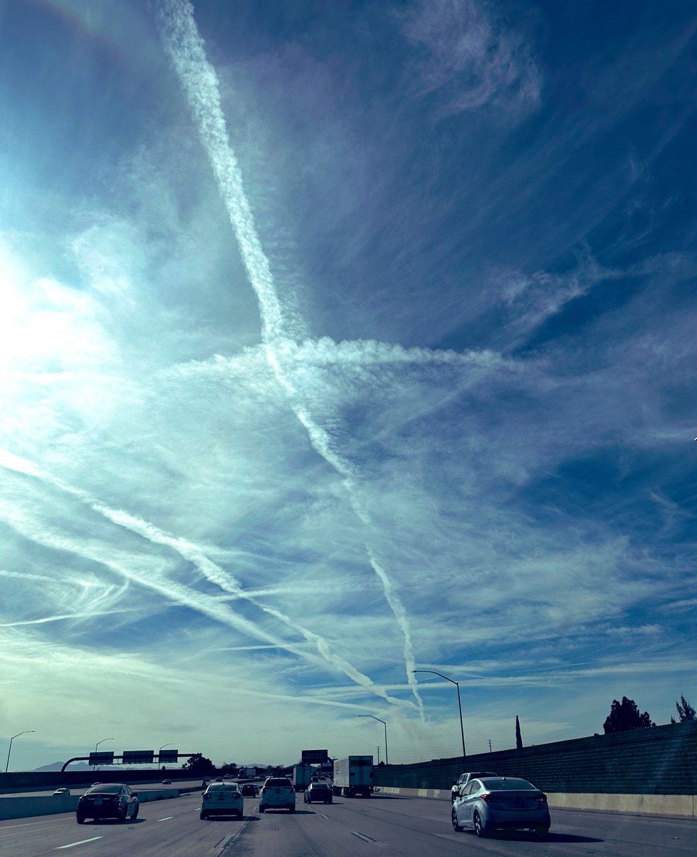 NKaravedas's tweet image. Officially on Christmas Break🌲 and my #DriveHome didn't disappoint! 😎🙌🏽💙

Enjoy the rest of your week everyone! #Admissions #LoveEducation #IE #Blessed @StormHour