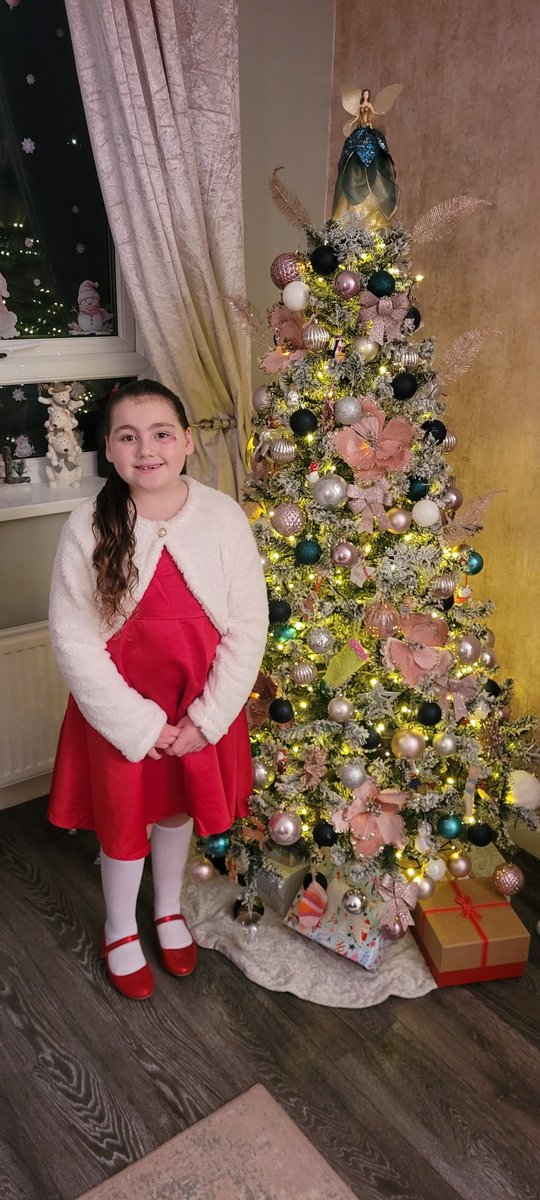 1992Izzy's tweet photo. Brownies Christmas party tonight and she got her bronze award too 🥰🥰 https://t.co/k9iRuDRXK6