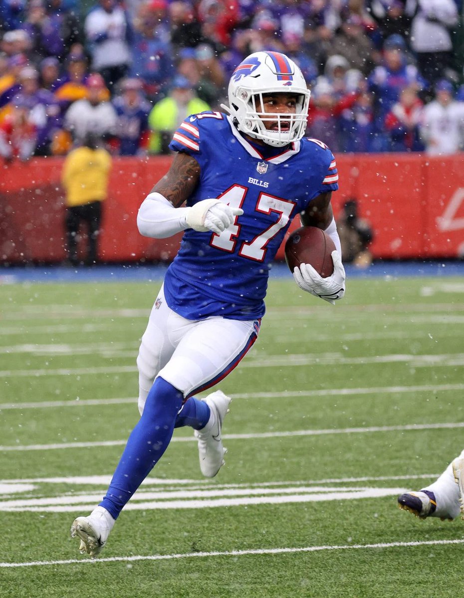 SUPERSTAR: Buffalo #Bills cornerback Christian Benford has been LOCKDOWN this season.

• 48 solo tackles
• 2 forged fumbles 
• INT
• 79.1 PFF grade (12th)
• 2nd lowest missed tackle rate among CBs: 2.0%

He is only 24. ELITE CB1. The most underrated player in the entire NFL.