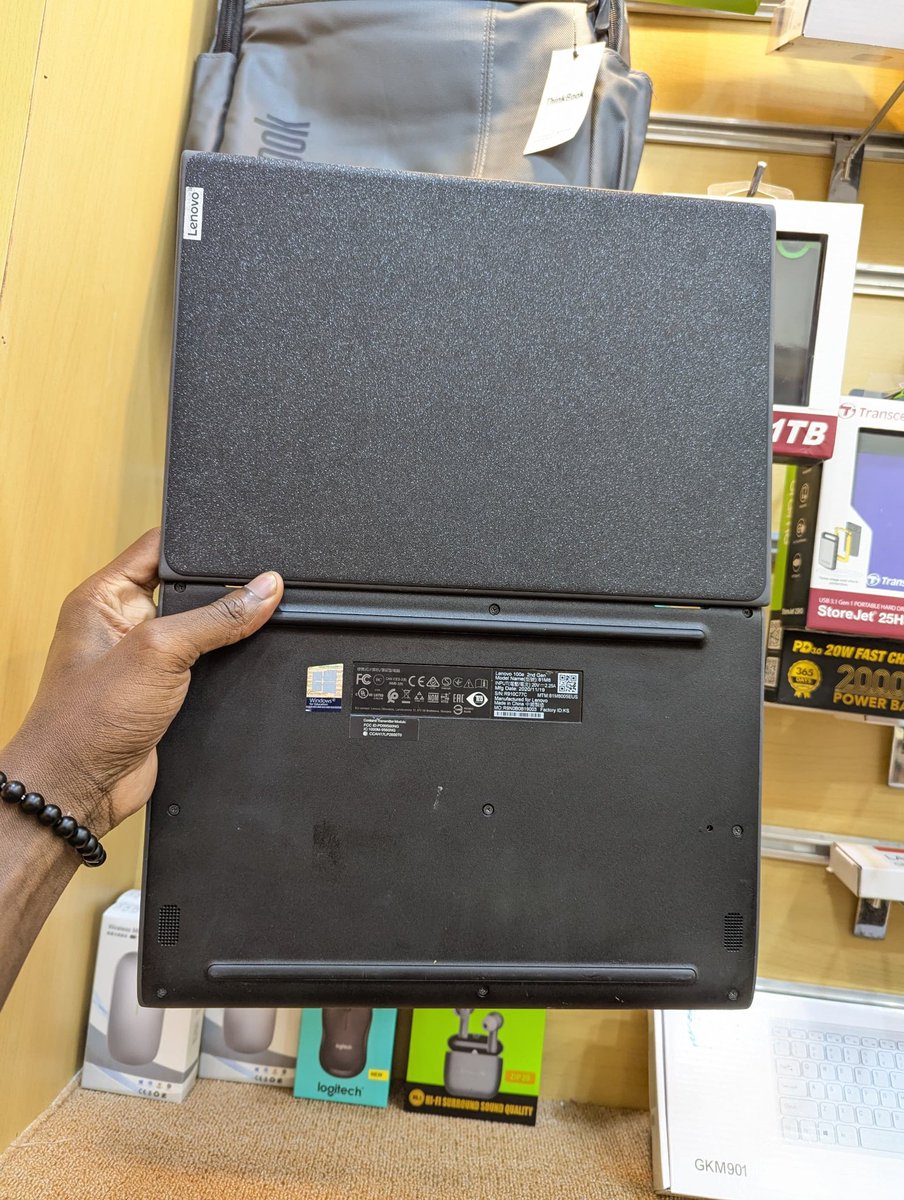 ckim_technology's tweet photo. @ze_mandevu Lenovo 100e
 Price tsh 299,000/=
🔩Intel Pentium 
♈4GB RAM (DDR 4 ) 
💾128GB SSD (NVMe) 
📈Intel UHD Graphics  
⚫ Black
⚡Type C Thunderbolt 
https://t.co/qhMO8Bdo23
☎️+255743810852
📍 Kariakoo Opposite KKKT Lutheran Church https://t.co/KH5QuQUOO3