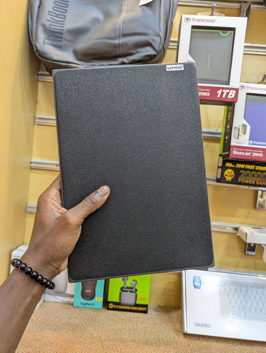 ckim_technology's tweet photo. @ze_mandevu Lenovo 100e
 Price tsh 299,000/=
🔩Intel Pentium 
♈4GB RAM (DDR 4 ) 
💾128GB SSD (NVMe) 
📈Intel UHD Graphics  
⚫ Black
⚡Type C Thunderbolt 
https://t.co/qhMO8Bdo23
☎️+255743810852
📍 Kariakoo Opposite KKKT Lutheran Church https://t.co/KH5QuQUOO3