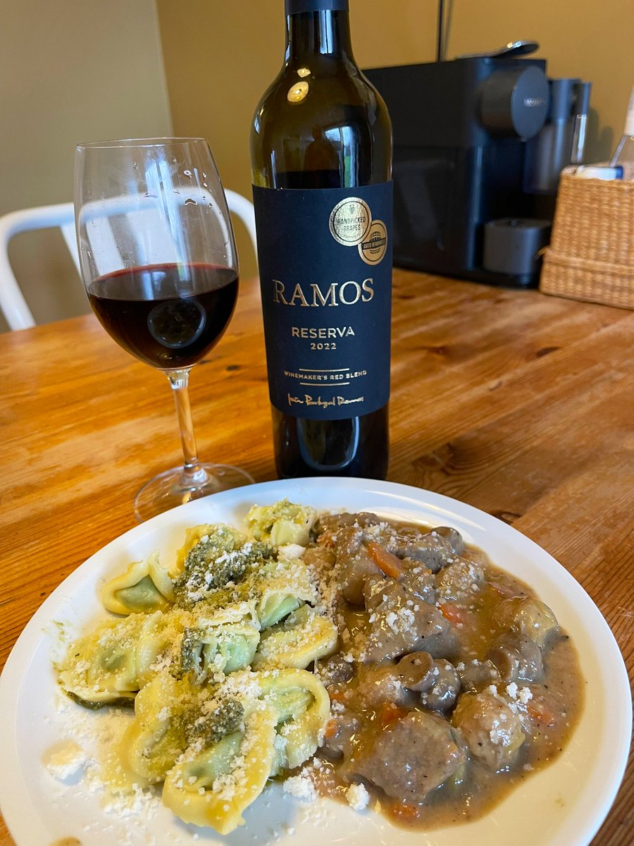 joukesp's tweet photo. #NoCookingThursday #ThursdayLunch
#Tortellini #RicottaSpinach #BlanquetteDeVeau
Morning: grocery shopping.
Afternoon: hairdresser + errands.
No time for cooking!
Had some tortellini filled w spinach & ricotta + the last of the blanquette!
Great Christmas decorations in Mechelen! https://t.co/gVqUZWYSEI