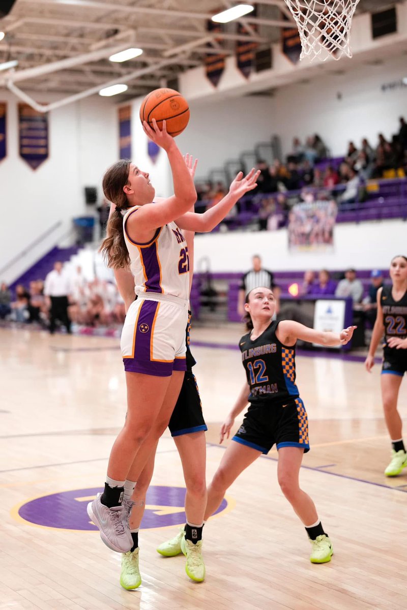 TrottersJW2628's tweet photo. York picks up another W in the opening round of the Franks Shootout.  Solid performances from @Emma_cooper25 10p, 5r and @rayleewerner35 13p, 5r with limited play in the 4th quarter. https://t.co/BqCrZfGGQ6