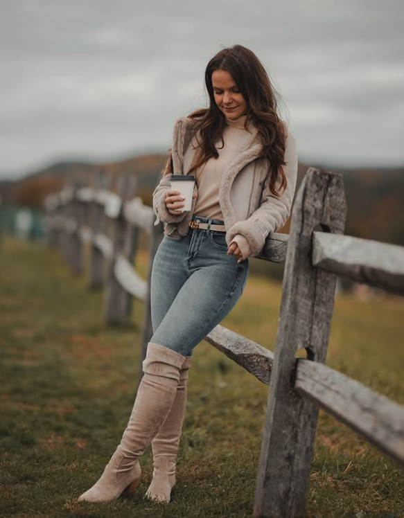 ThursdayBootCo's tweet image. We love fall everything 🤎

@thursdays

#fallboots #fallfashion #fashiontrends #boots #thursdayboots