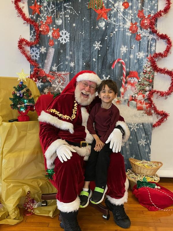 SiragusaStudent's tweet photo. Thank you to our PTA for helping to create a magical experience for our students.  Santa saw every Rosemarie Ann Siragusa students and we are so grateful.  @ErikWrightYPS @YonkersSchools #yonkersmagic https://t.co/aCCUlrUVOx