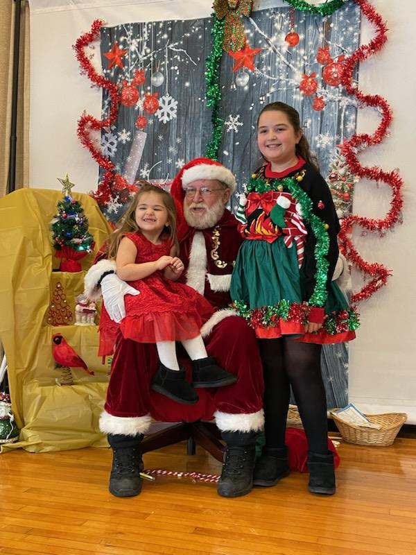 SiragusaStudent's tweet photo. Thank you to our PTA for helping to create a magical experience for our students.  Santa saw every Rosemarie Ann Siragusa students and we are so grateful.  @ErikWrightYPS @YonkersSchools #yonkersmagic https://t.co/aCCUlrUVOx