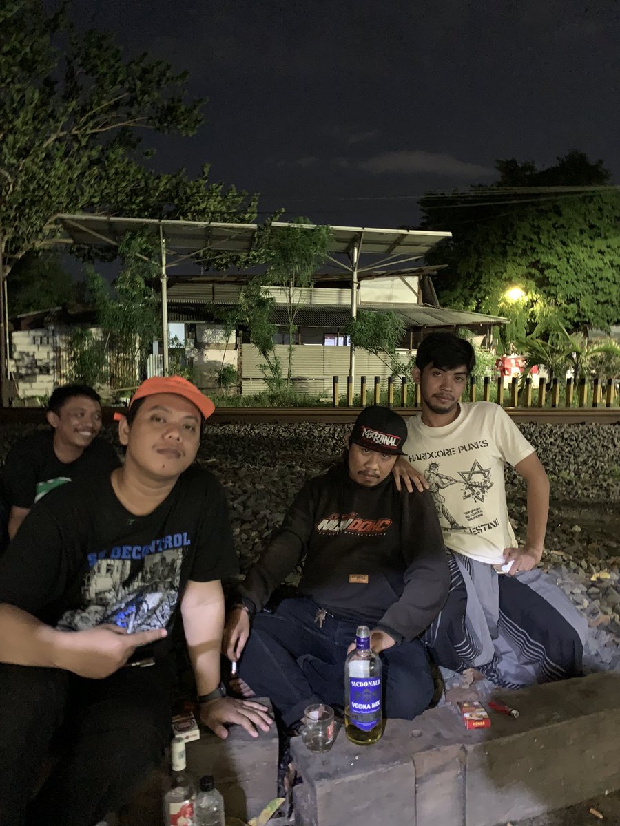 _____1620mdpl's tweet image. Bersama damai krembyak nusantara ✋ #simpel