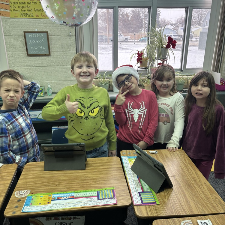AberdeenOMT's tweet photo. 2nd grade ended grinch day with a Grinch Kahoot! #asdomt #AberdeenPublicSchools https://t.co/w6AQlE5U3E