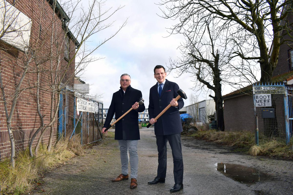 Heel mooi nieuws vanavond vanuit de gemeenteraad! We kunnen verder met Valkentij op het voormalig Uxem terrein in Valkenburg. Dat is in tijden van woningnood weer een belangrijke stap voorwaarts. Prachtig voor de mensen die een woning willen kopen op deze plek.