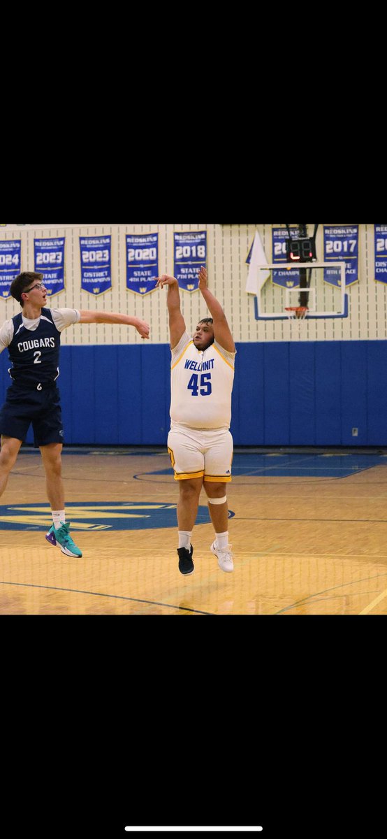 MontanaStensgar's tweet image. first game back after injury 
19 pts 
12 rebounds 
11 assist 
( some pictures with highlight at end)