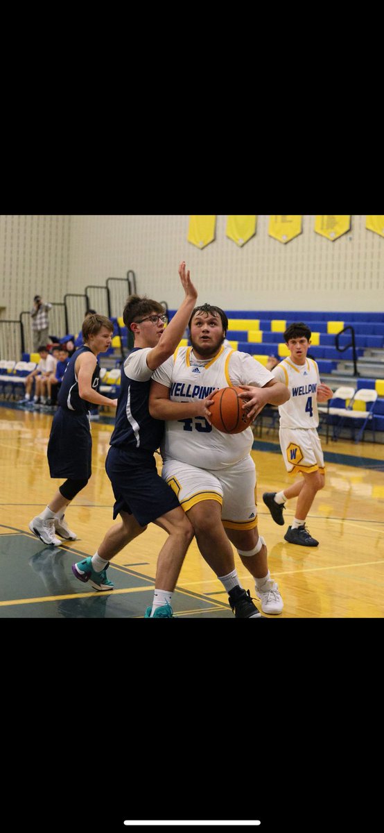 MontanaStensgar's tweet image. first game back after injury 
19 pts 
12 rebounds 
11 assist 
( some pictures with highlight at end)