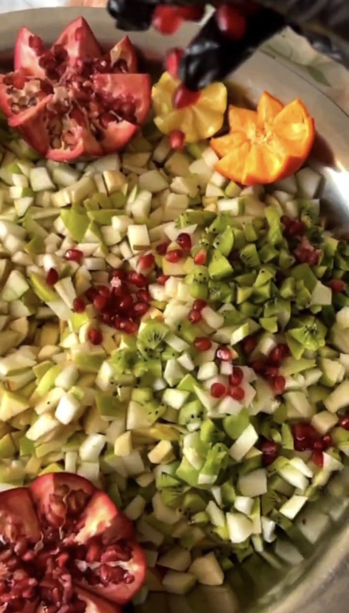 palestineasdiqa's tweet image. Please support Zinah’s Feed The Camp Initiative!! On her third day, she distributed fruit bowls to the camp!! This may seem simple to you, but it’s something Palestinians in Gaza have been deprived the luxury of. Fresh fruit..! Please give generously! 🩷🇵🇸 chuffed.org/project/zinahs…