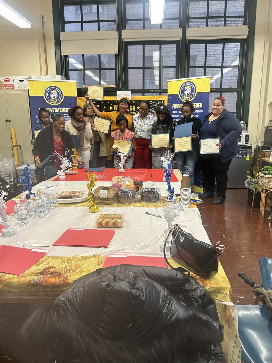 PS161 THE CROWN tweet media