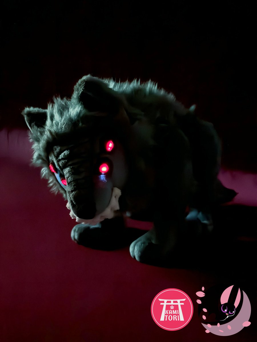 NeroFledermaus's tweet image. Moonless from #FearandHunger
 plush ith LEDS it was a commision, this character has a special aura I adore working on it 💜