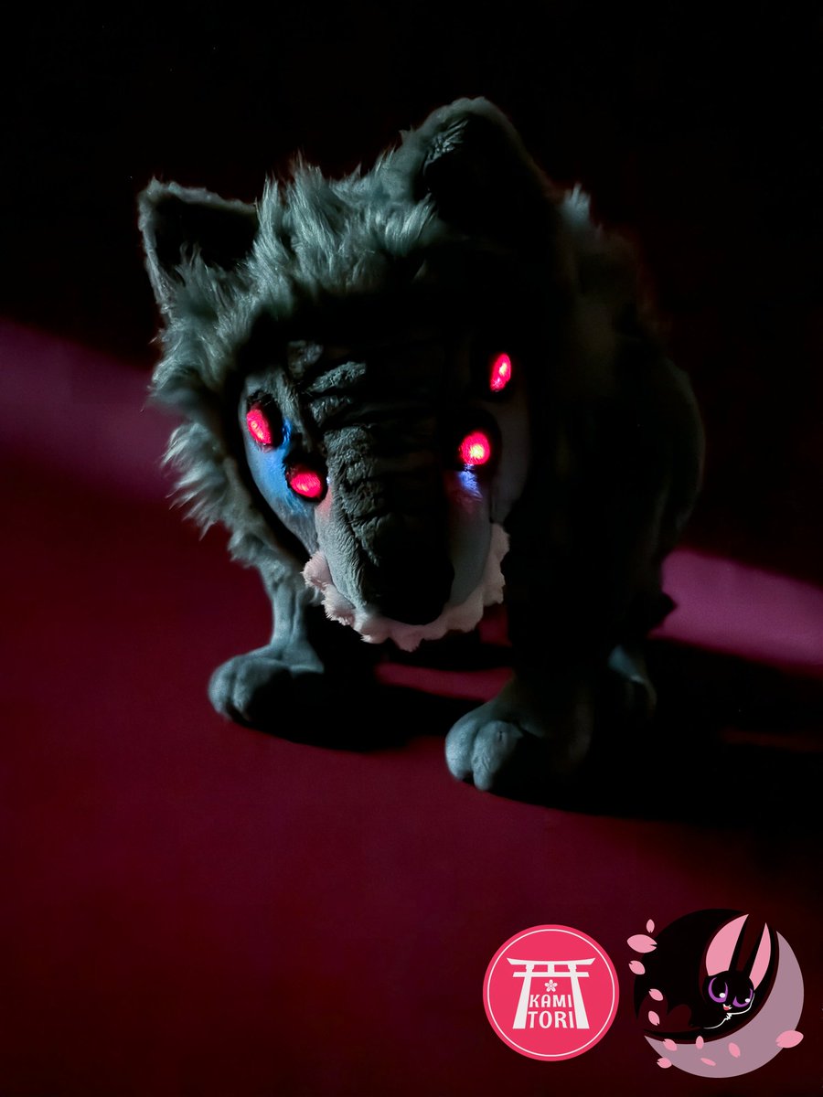 NeroFledermaus's tweet image. Moonless from #FearandHunger
 plush ith LEDS it was a commision, this character has a special aura I adore working on it 💜