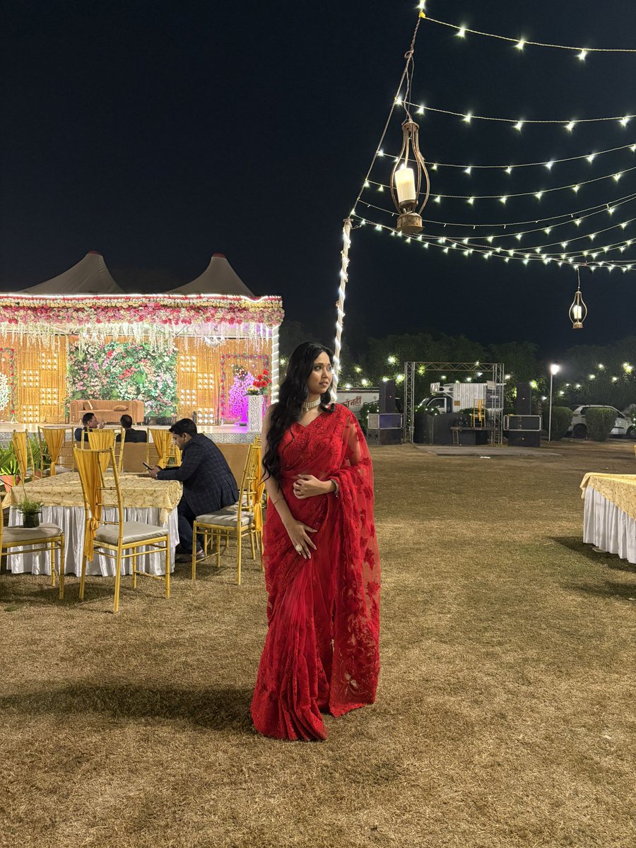 Can anyone remove uncles in the background??