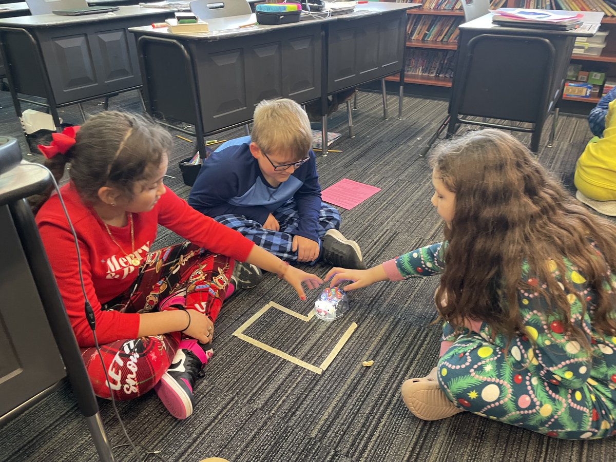 longfellowHPS's tweet image. Mrs. Schubert’s class earned a special reward for their amazing behavior—robot celebrations! 🎉🤖 These future engineers had a blast exploring and learning with their robotic friends. Way to go, superstars! #GreatBehavior #RobotFun #longfellowleopards