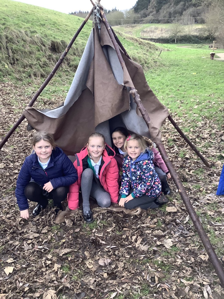 Lakeside_school's tweet photo. More exploring of @CreswellCrags with Y3. #handsonlearning #prehistoricfun https://t.co/tVDndTXLcu