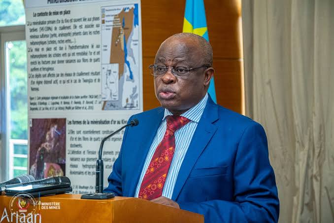 1/4 Assisté par le Secrétariat Technique  ,le Pdt de la CISTEMA, le SG J.RAMAZANI LUTUBA a reçu dans son office, une délégation de l'OIT composée de M. Philippe Vanhuynegem, Dir de département sur les droits fondamentaux,  Mme SOUMANO Dir-pays de l'OIT et la  Cheffe de COTECCO